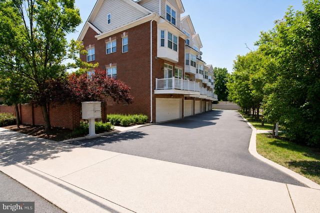 1910 N ADAMS ST N, Arlington, VA 22201