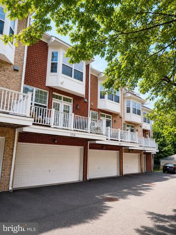 1910 N ADAMS ST N, Arlington, VA 22201