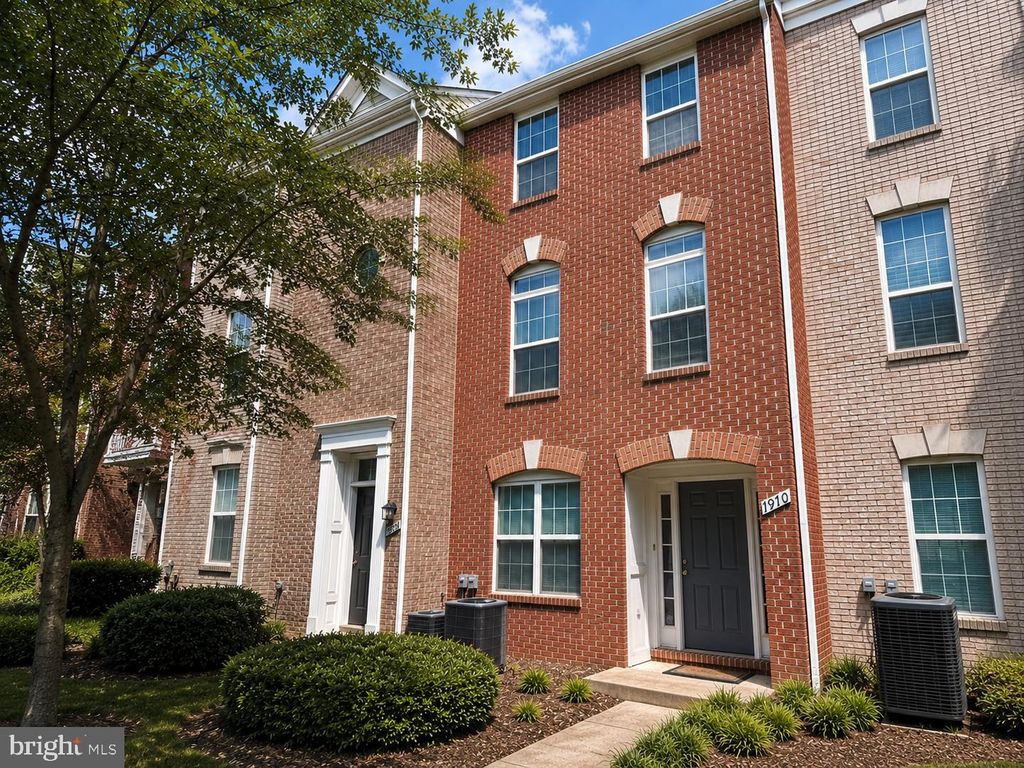 1910 N ADAMS ST N, Arlington, VA 22201