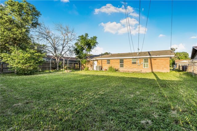 1109 Salem Dr, Corpus Christi, TX 78412