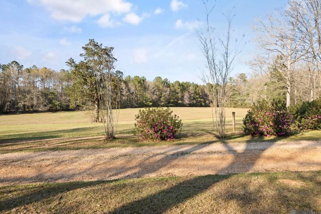 9821 Bank St Extension, Clinton, LA 70722