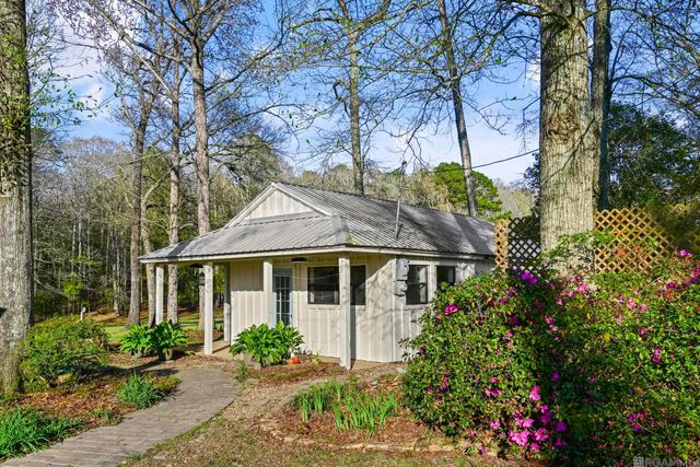 9821 Bank St Extension, Clinton, LA 70722