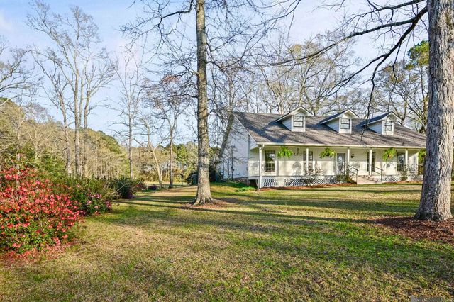 9821 Bank St Extension, Clinton, LA 70722