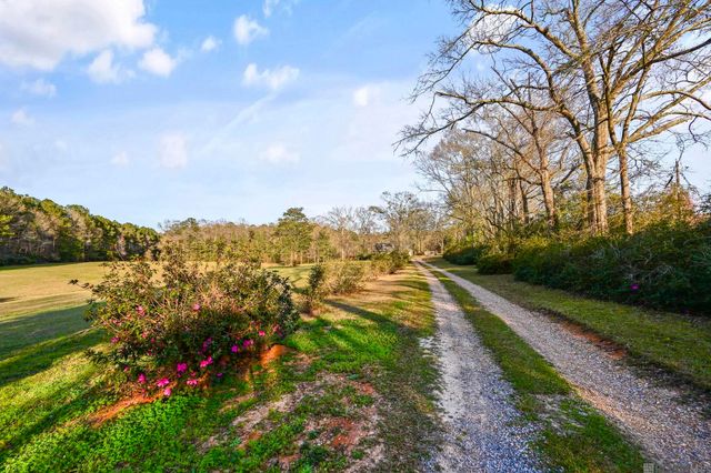 9821 Bank St Extension, Clinton, LA 70722