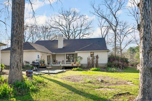 9821 Bank St Extension, Clinton, LA 70722