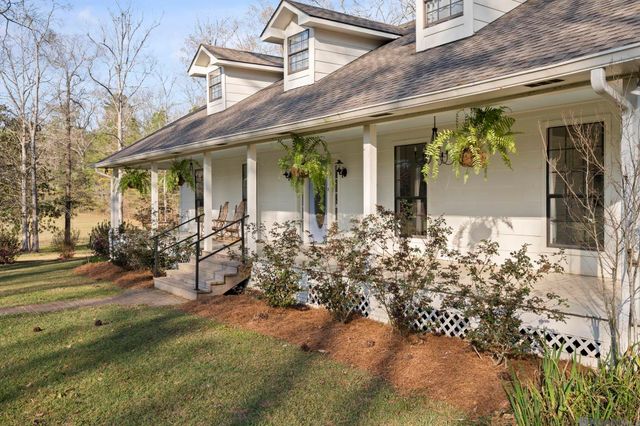 9821 Bank St Extension, Clinton, LA 70722