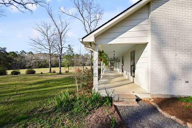 9821 Bank St Extension, Clinton, LA 70722