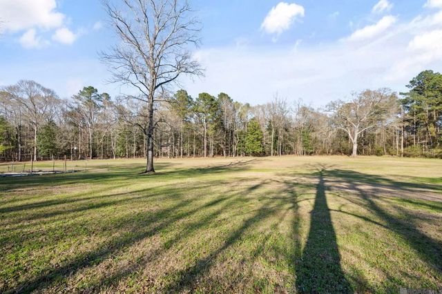 9821 Bank St Extension, Clinton, LA 70722