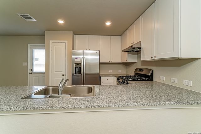 10707 Prusiner, Converse, TX 78109