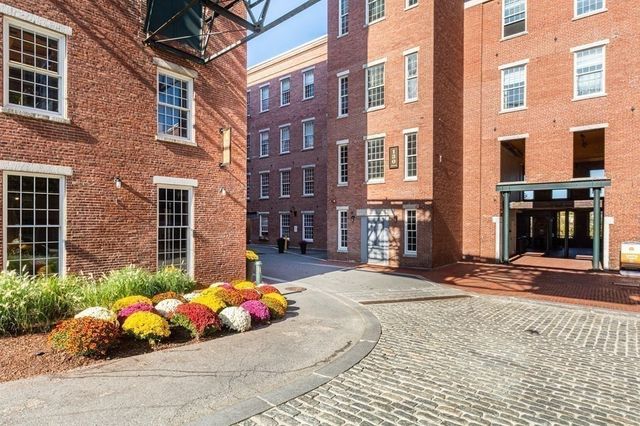 130 John St 242, Lowell, MA 01852