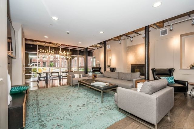 130 John St 242, Lowell, MA 01852