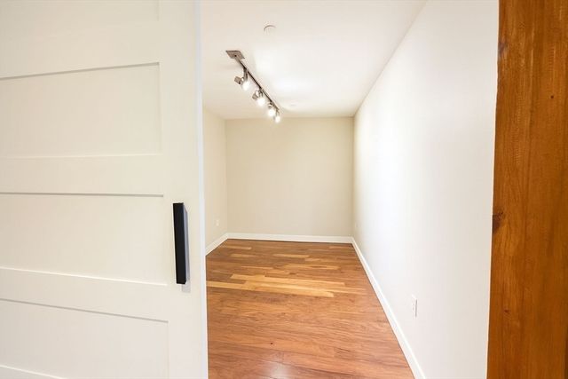 130 John St 242, Lowell, MA 01852