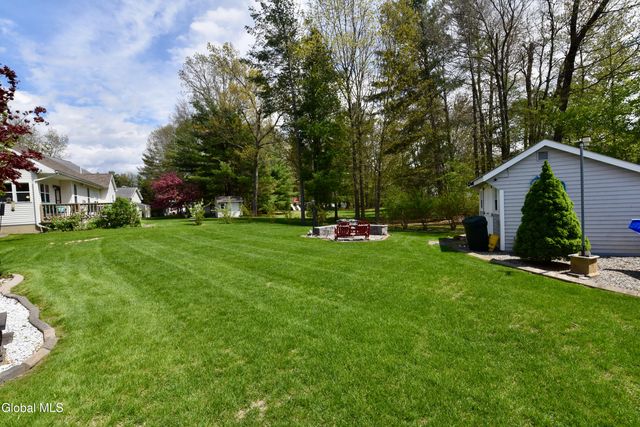 4 Springfield Drive, Mechanicville, NY 12118