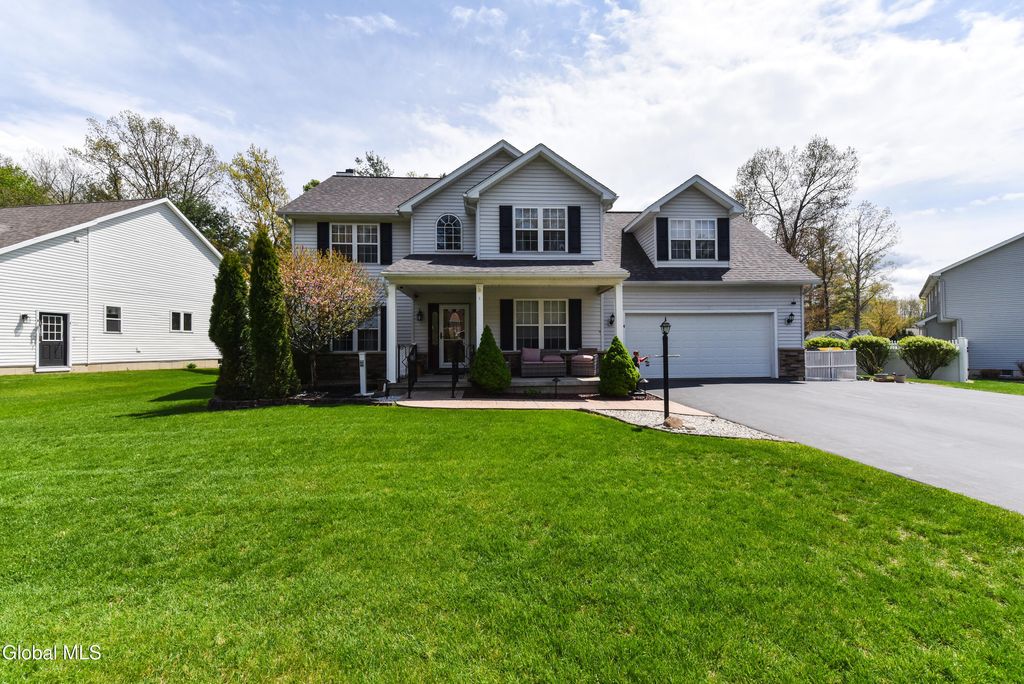 4 Springfield Drive, Mechanicville, NY 12118