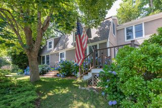 537 W Falmouth Highway, West Falmouth, MA 02540
