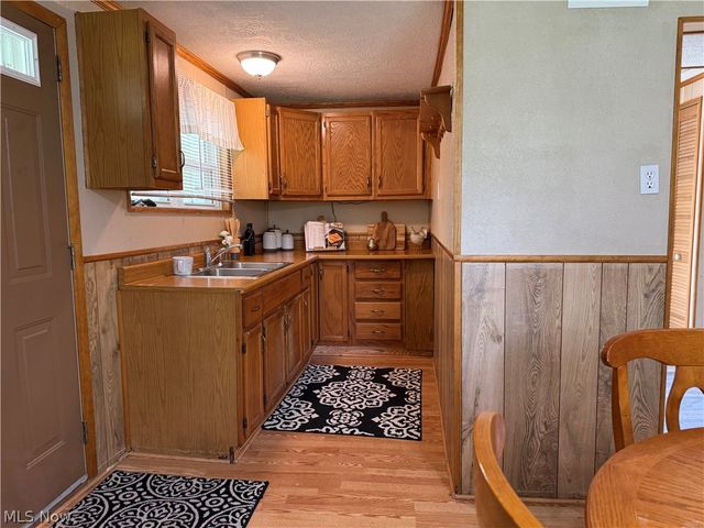 2261 6th Street, Mcdonald, OH 44437
