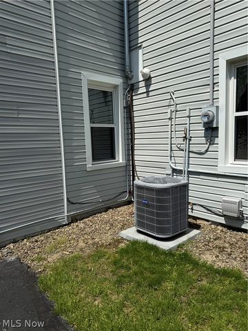 2261 6th Street, Mcdonald, OH 44437