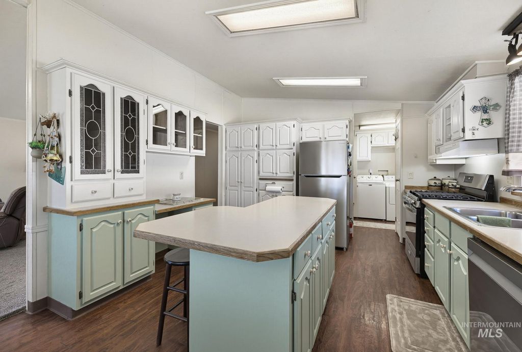 5787 N Confederate Ln, Garden City, ID 83714 photo 2