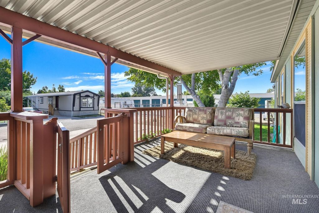5787 N Confederate Ln, Garden City, ID 83714 photo 4
