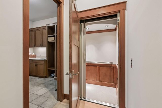 721 Rice Street E, Wayzata, MN 55391