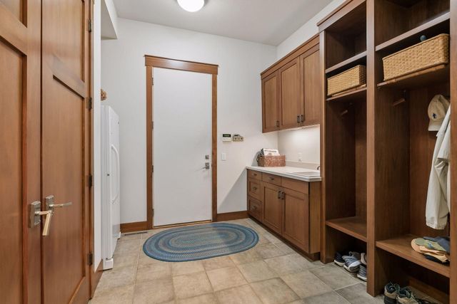 721 Rice Street E, Wayzata, MN 55391
