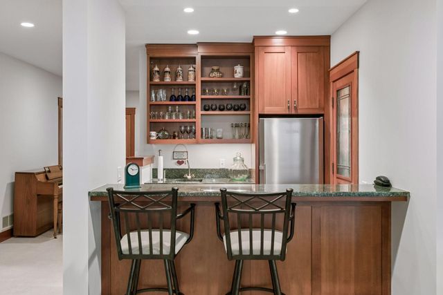 721 Rice Street E, Wayzata, MN 55391