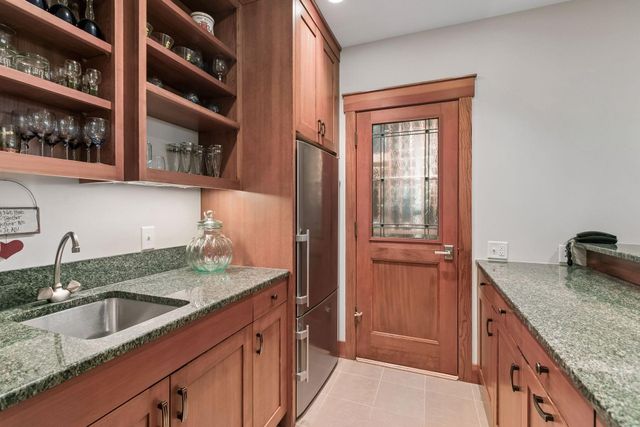 721 Rice Street E, Wayzata, MN 55391
