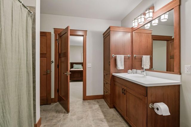 721 Rice Street E, Wayzata, MN 55391