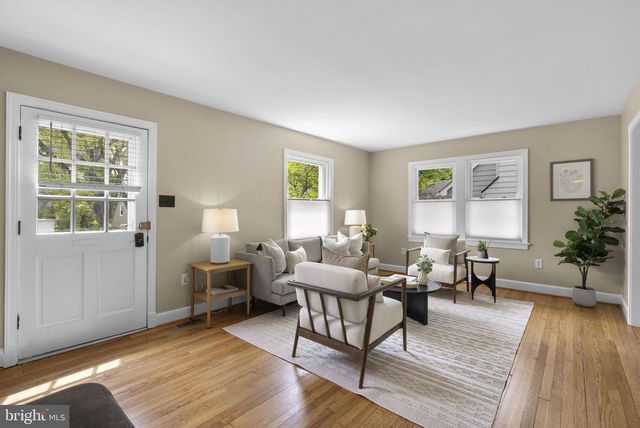 10604 S DUNMOOR DR, Silver Spring, MD 20901