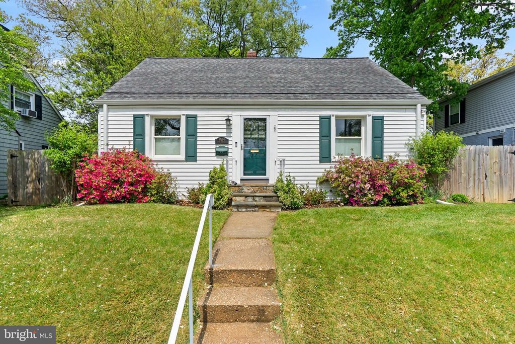 Image 1 of property listing at 10604 S DUNMOOR DR, Silver Spring, MD 20901