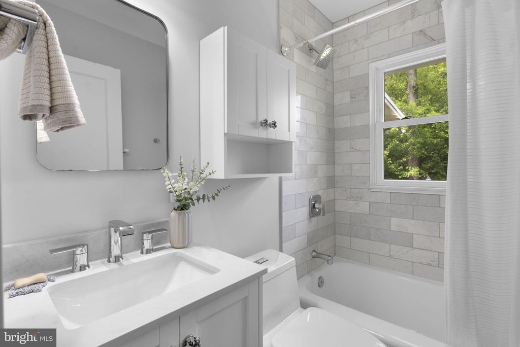 Image 14 of property listing at 10604 S DUNMOOR DR, Silver Spring, MD 20901