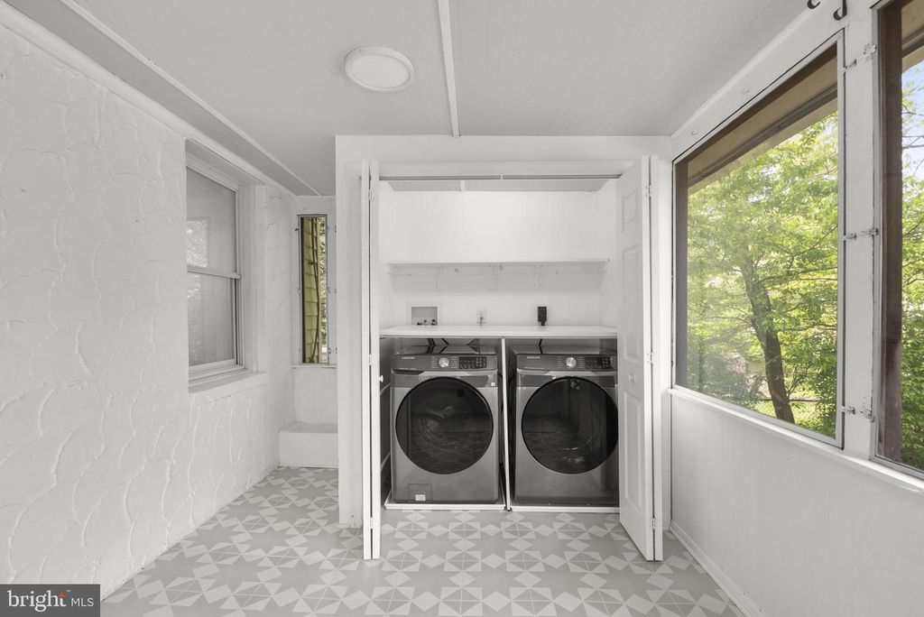 Image 15 of property listing at 10604 S DUNMOOR DR, Silver Spring, MD 20901