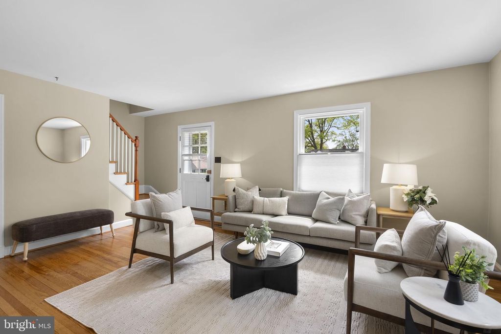 Image 7 of property listing at 10604 S DUNMOOR DR, Silver Spring, MD 20901