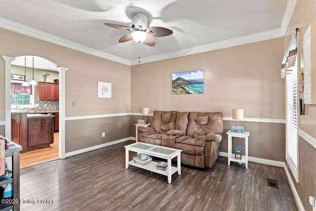 7612 Aspen Ridge Rd, Louisville, KY 40214