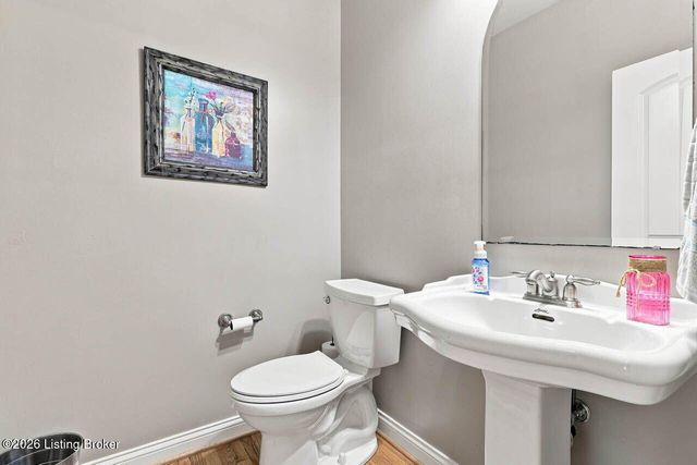 7612 Aspen Ridge Rd, Louisville, KY 40214