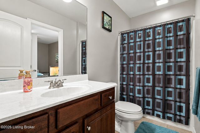 7612 Aspen Ridge Rd, Louisville, KY 40214