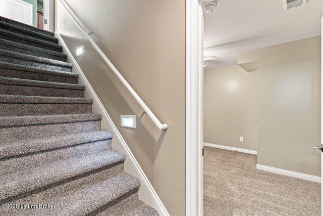 7612 Aspen Ridge Rd, Louisville, KY 40214