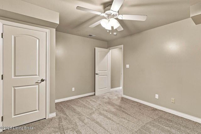 7612 Aspen Ridge Rd, Louisville, KY 40214