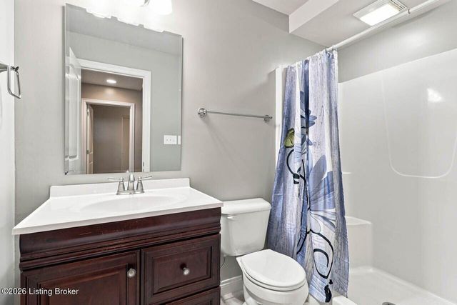 7612 Aspen Ridge Rd, Louisville, KY 40214