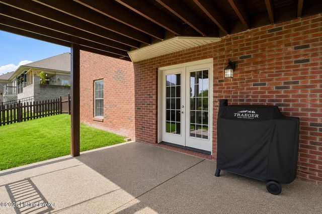 7612 Aspen Ridge Rd, Louisville, KY 40214