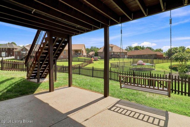 7612 Aspen Ridge Rd, Louisville, KY 40214