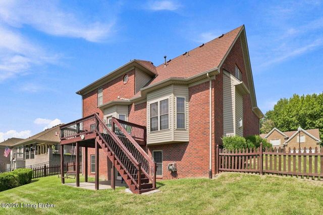 7612 Aspen Ridge Rd, Louisville, KY 40214