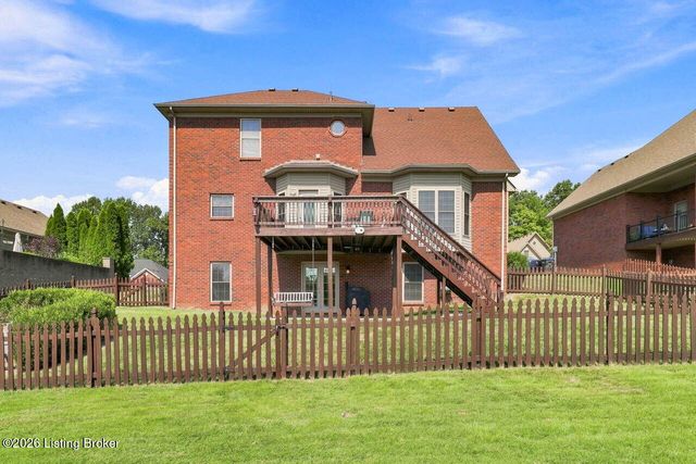 7612 Aspen Ridge Rd, Louisville, KY 40214
