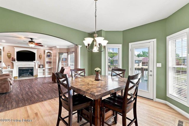 7612 Aspen Ridge Rd, Louisville, KY 40214