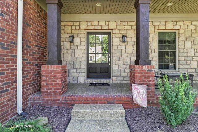 7612 Aspen Ridge Rd, Louisville, KY 40214