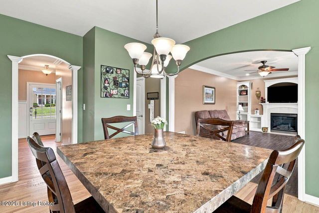 7612 Aspen Ridge Rd, Louisville, KY 40214