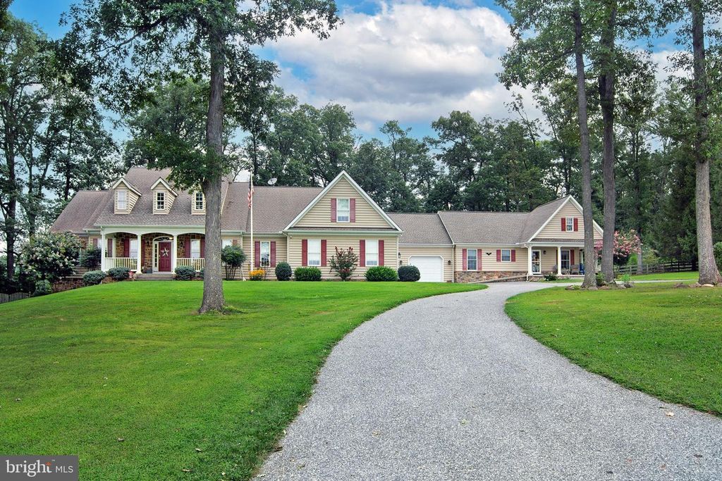 4926 HOFFMANVILLE RD, Manchester, MD 21102