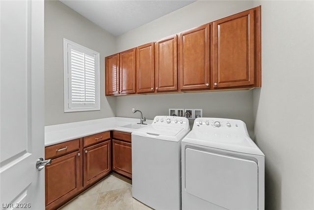 2908 Grande Arch Street, Henderson, NV 89044