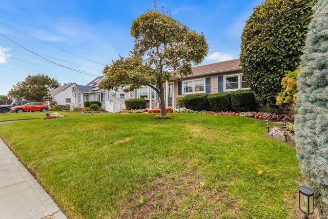 142 Montgomery Avenue, Oceanside, NY 11572