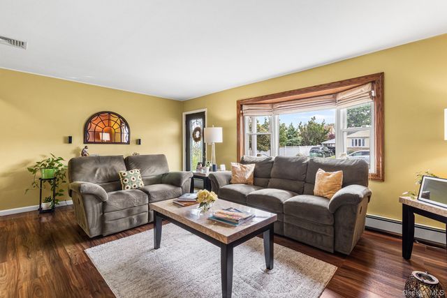 142 Montgomery Avenue, Oceanside, NY 11572
